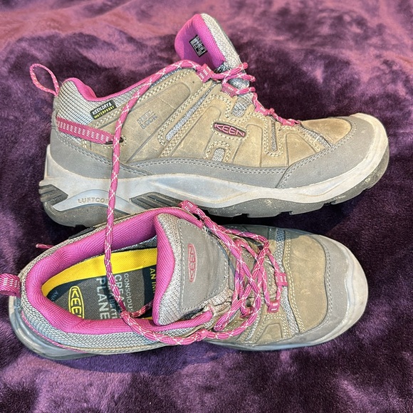 Keen hiking shoes - Picture 3 of 4